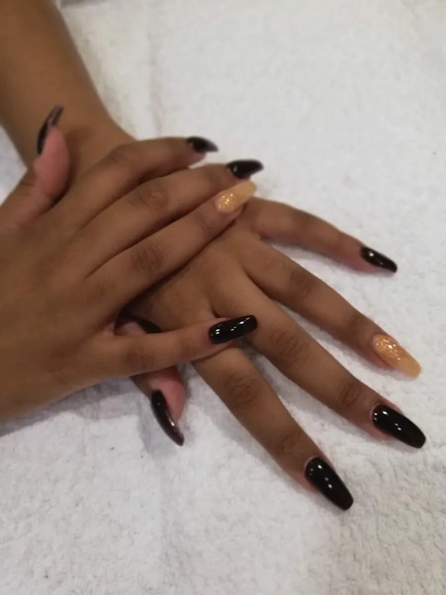 Creme Nail and Beauty