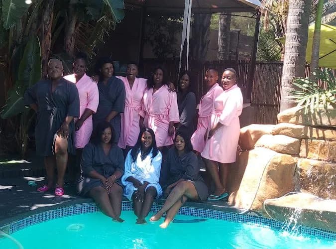 the royal mo nail bar & spa