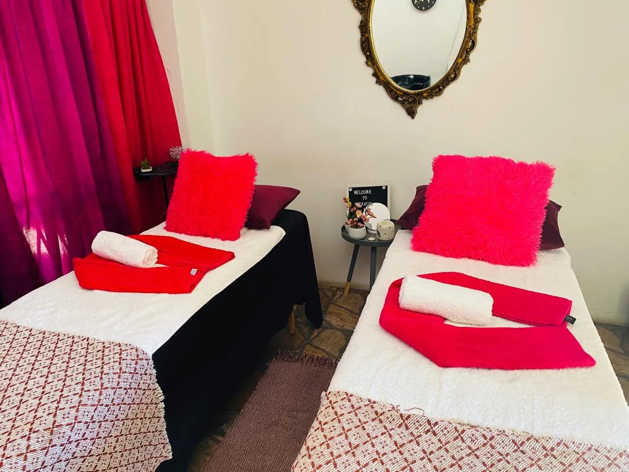 Ntekati's beauty spa & Mpilonde gust housem