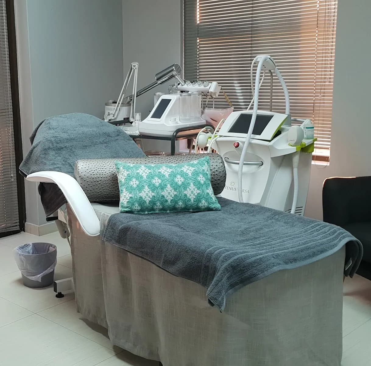 Heaven on Earth Skin -Body-Laser Studio