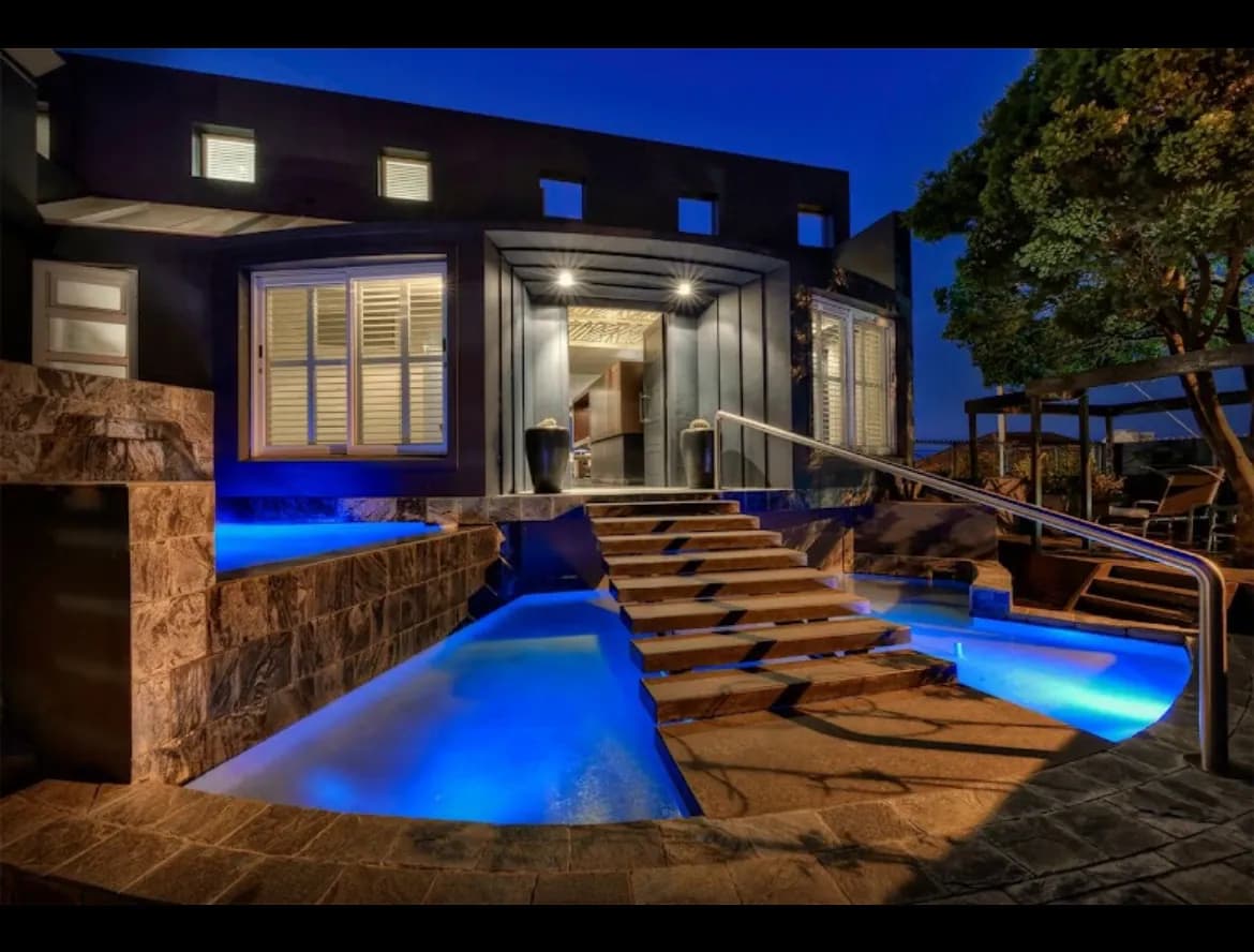 Yemaya Bantry Bay