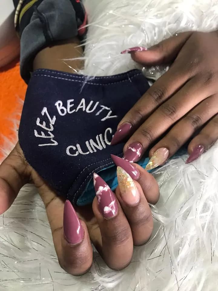 Leez Beauty Clinic & Nail Bar
