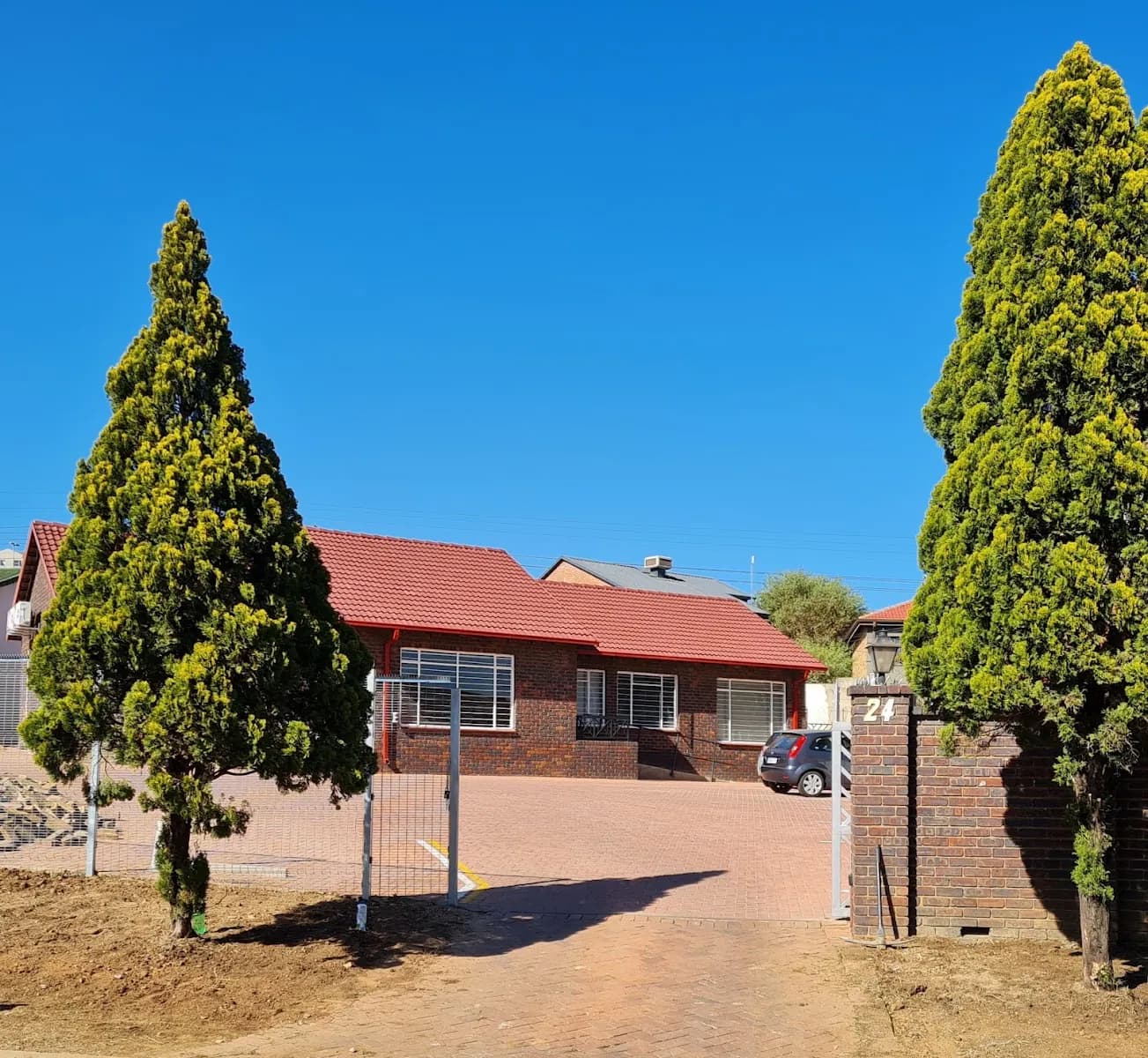 Mendes Chiropractic & Massage Therapy - Dr Jenny Mendes, Dr Owen Swart, Angie Mendes