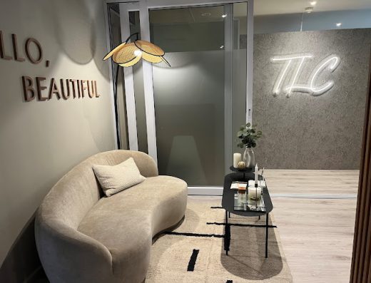 AF1QipMuxZDua1o40gJ7vSQErud5nf7o79cXlVqS0dyPw800 h500 k no