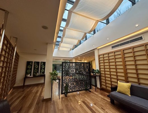 AF1QipOfcTugVQUUPzSBizW5HtdQOo1VxS59o45sU5W1w800 h500 k no