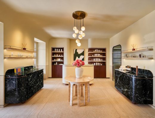 AF1QipP ew4vO8cKZhrha8ROvOxamgD0xeVi72PFgSXow800 h500 k no